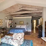 Scappo In Umbria, Claudia Foligno