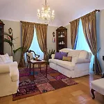 Scappo In Umbria, Claudia