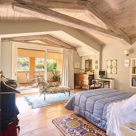 Scappo In Umbria, Claudia Villa *