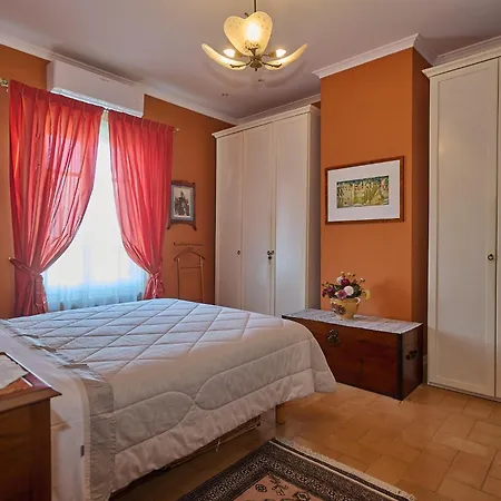 Vila Scappo In Umbria, Claudia Foligno