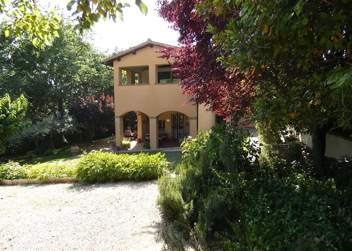 Scappo In Umbria, Claudia * فولينيو