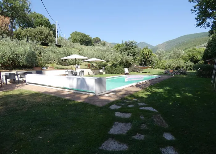 Scappo In Umbria, Claudia فيلة فولينيو